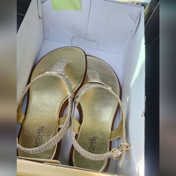 Michael Kors Plate Thong - Picture 2 of 3